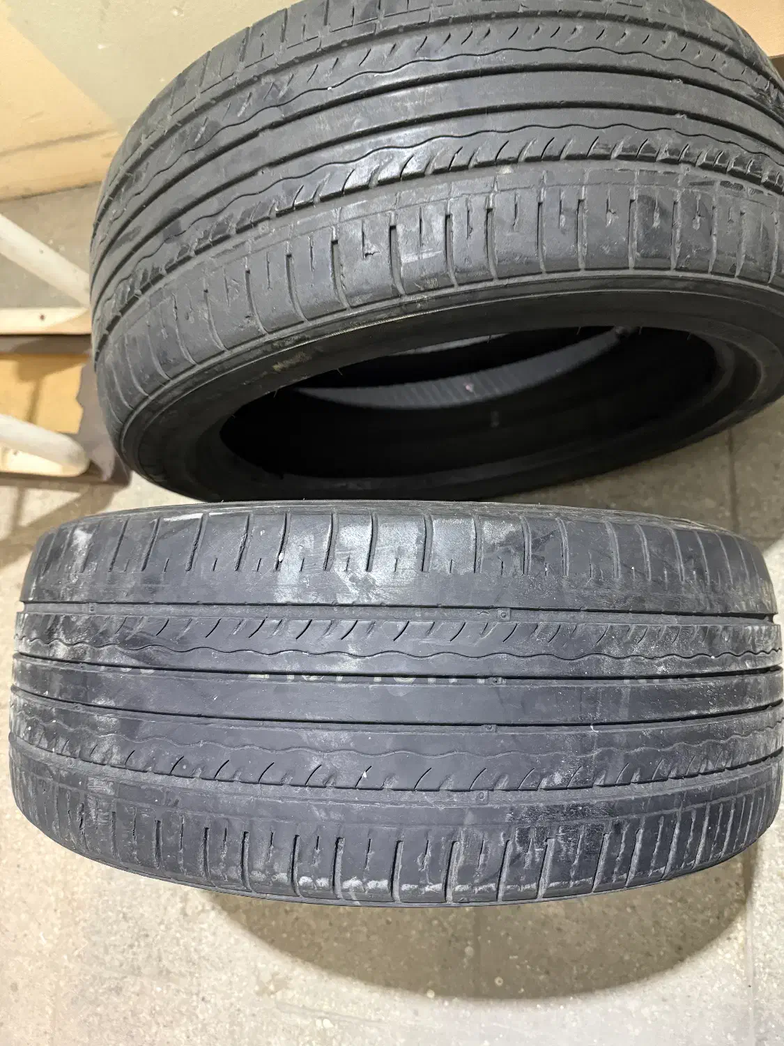 دو حلقه لاستیک KUMHO  بالای ۷۰ درصد|قطعات یدکی و لوازم جانبی|تهران, شهرک آزمایش|دیوار
