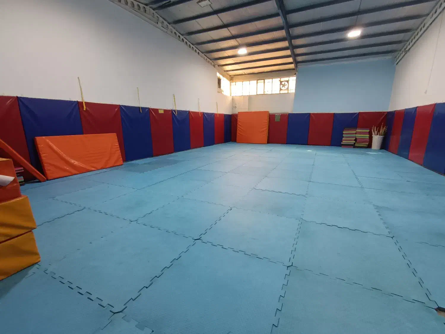 اجاره تایم سالن ورزشی|اجارهٔ کوتاه‌مدت دفتر کار و فضای آموزشی|مشهد, توس (بلوار توس)|دیوار