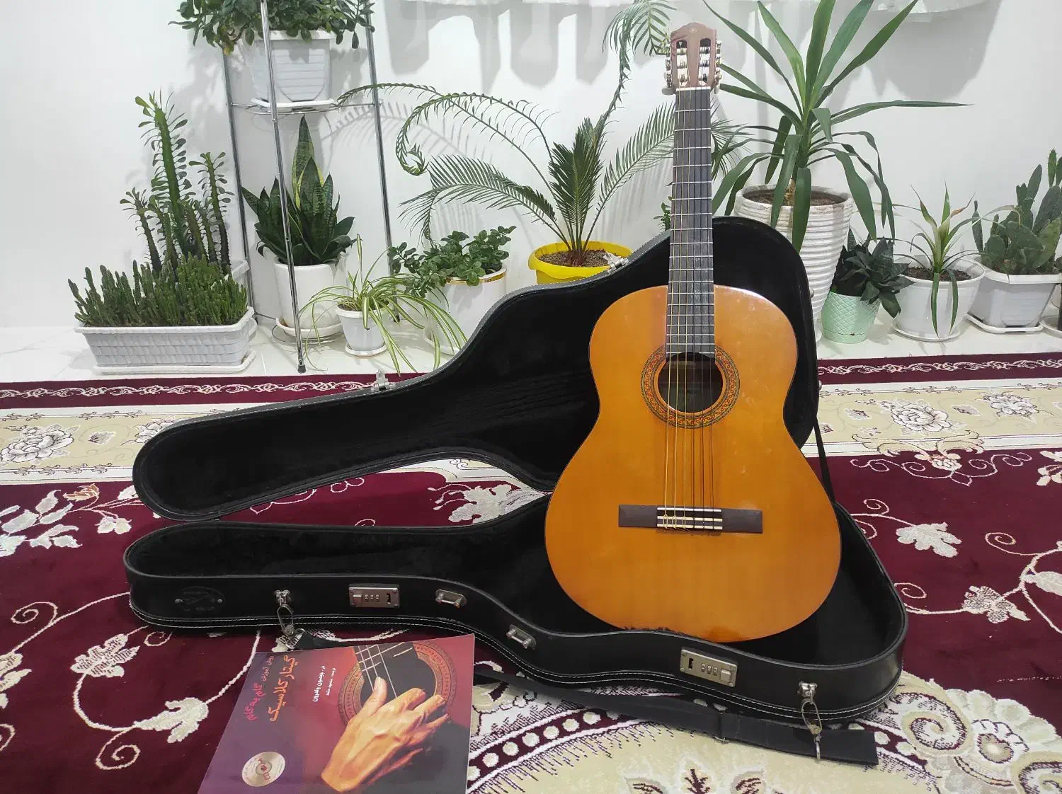 گیتار یاماها c40 با هارد کیس تمام چرم|گیتار، بیس، امپلیفایر|ملایر, |دیوار