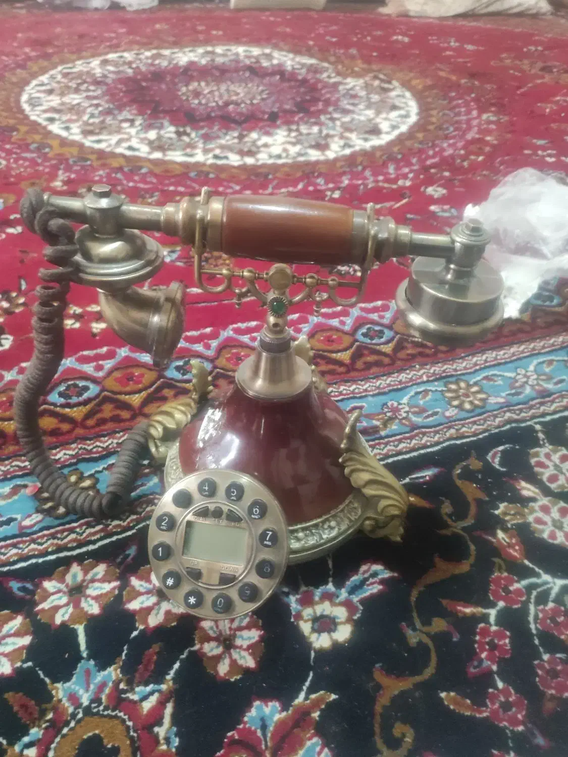 تلفن عتیقه کلکسیونی کلاسیک|تلفن رومیزی|ایلام, |دیوار