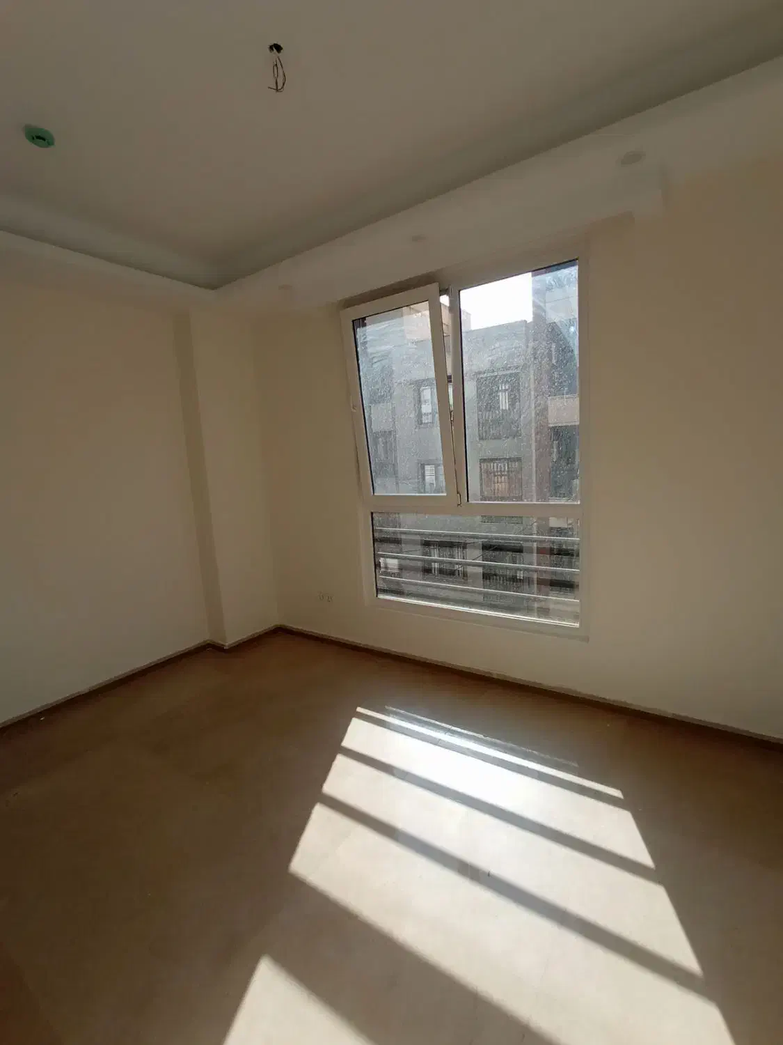 امیرآباد شمالی ۸۰ متر دو خواب نوساز کلید نخورده