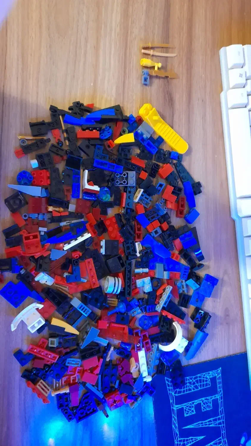 حدود ۴۲۰ عدد قطعه لگو|اسباببازی|تهران, قیطریه|دیوار