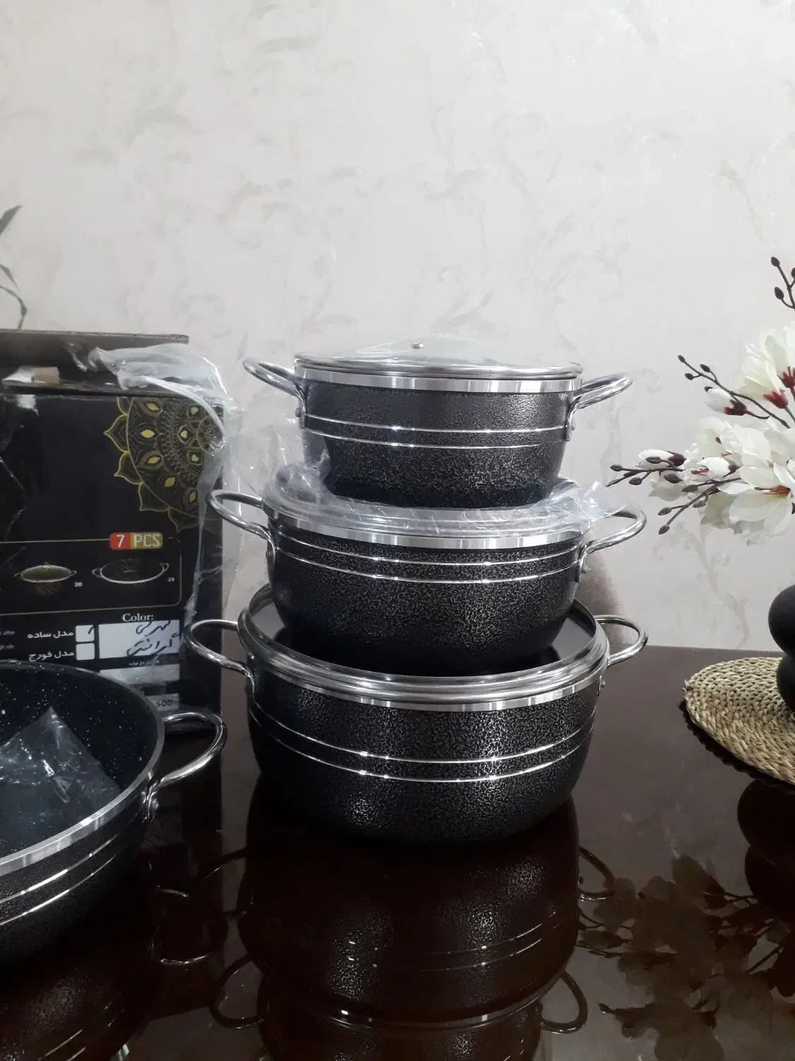 قابلمه و ماهیتابه گرانیتی نو|ظروف پخت‌وپز|فردیس, شهرک ارم|دیوار