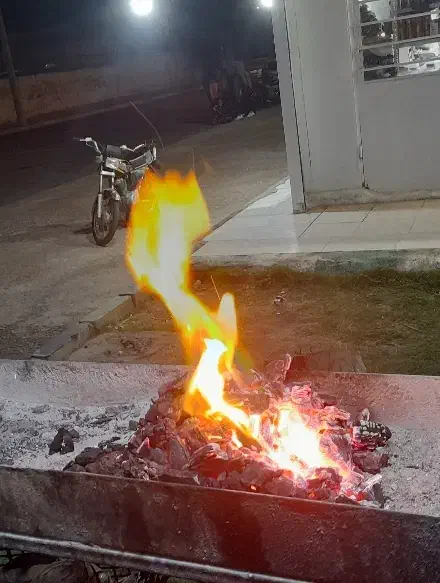 نیازمند شاطر و کارگر برای کبابی|استخدام خدمات فروشگاه و رستوران|بندر ماهشهر, |دیوار