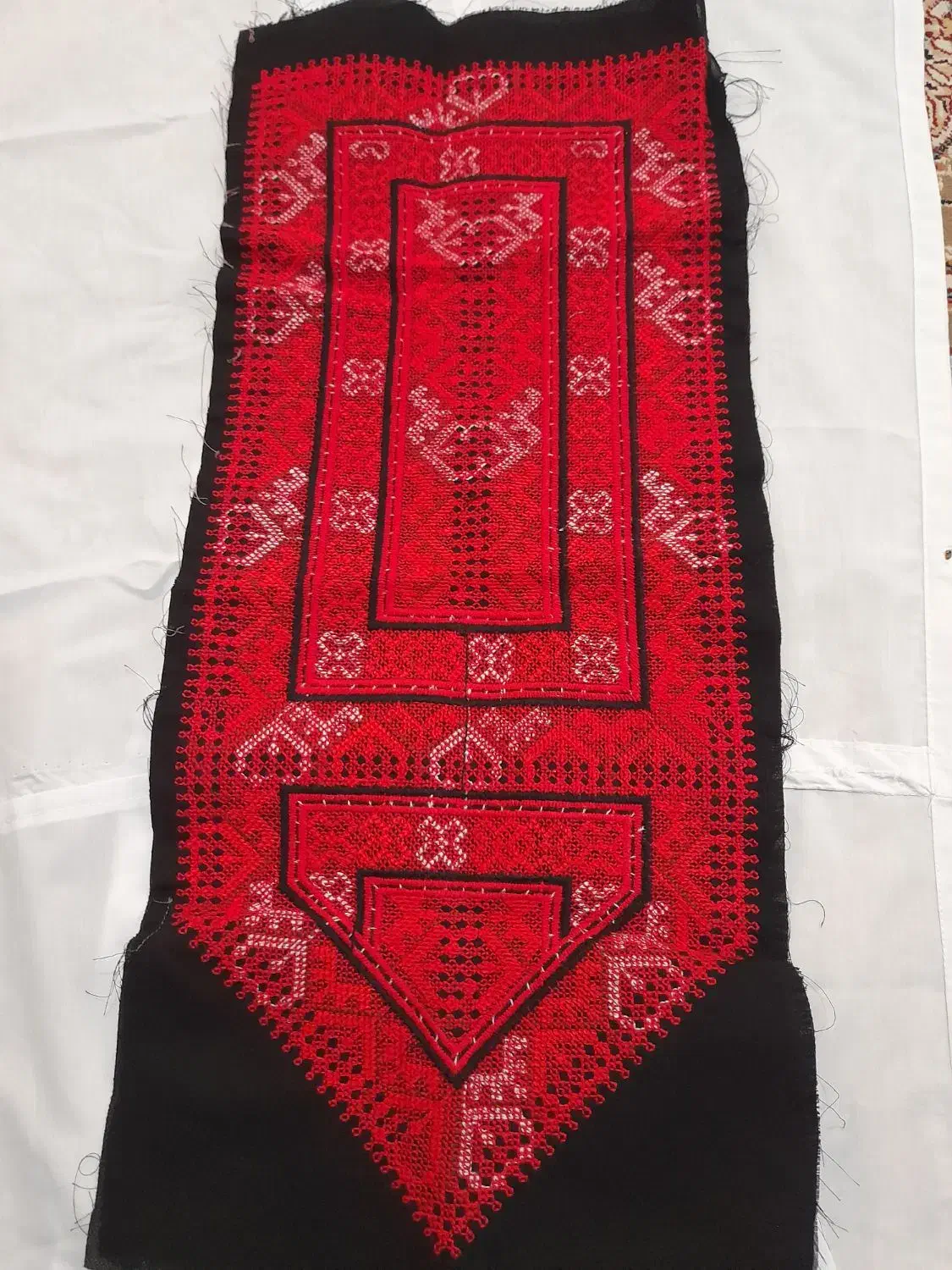 مخمل سنتی کار چرخ و دست مناسب شب یلدا|لباس|مشهد, تلگرد|دیوار