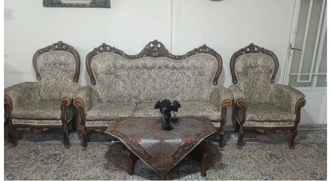 مبل سلطنتی 7نفره همراه عسلی|مبلمان خانگی و میز عسلی|کرمانشاه, |دیوار