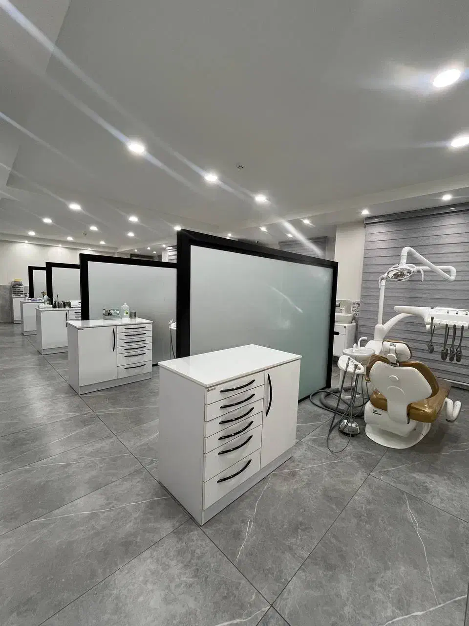 از یونیت تا پرونده /مطب دندانپزشکی آماده برای شما|اجارهٔ دفتر کار، اتاق اداری، مطب|تهران, صادقیه|دیوار