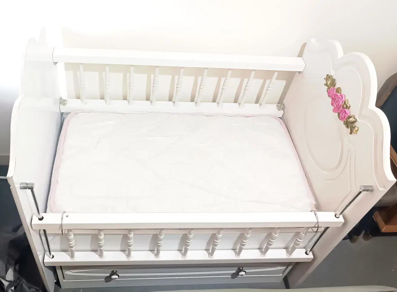 تخت کودک|تخت و صندلی بچه|کرج, شهرک فهمیده|دیوار