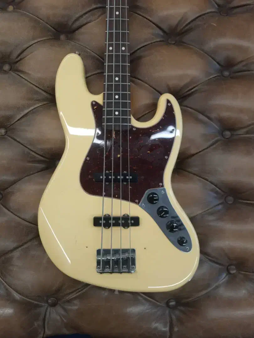 گیتار بیس فندر Jazzbass deluxe Fender|گیتار، بیس، امپلیفایر|کرج, گلستان|دیوار