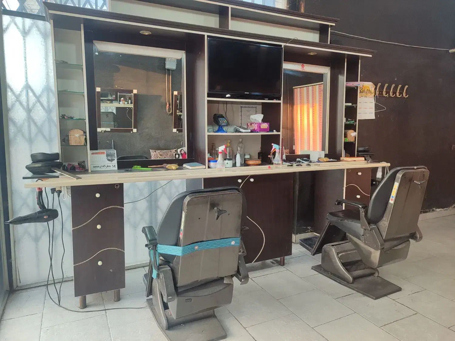 فروش میز و صندلی آرایشگاهی|آرایشگاه و سالنهای زیبایی|عباسآباد, |دیوار