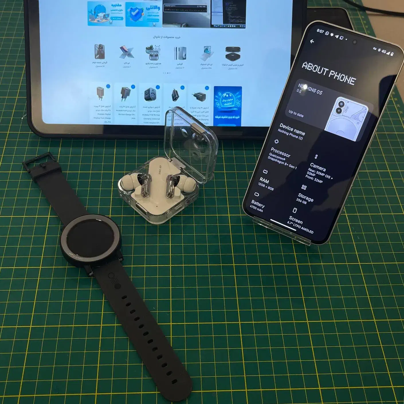 Nothing Phone (2)  با ساعت Cmf و بادز اصلی|موبایل|تهران, فلسطین (میدان انقلاب)|دیوار