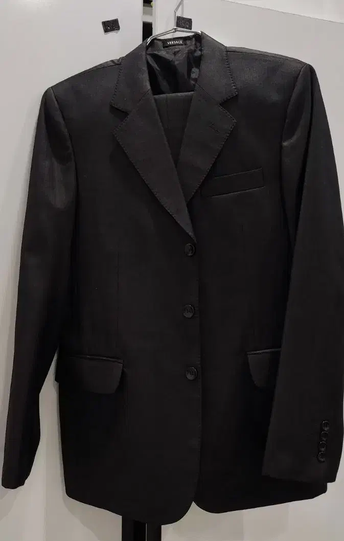 کت شلوار و کت تک|لباس|قرچک, میرزائی شمالی|دیوار