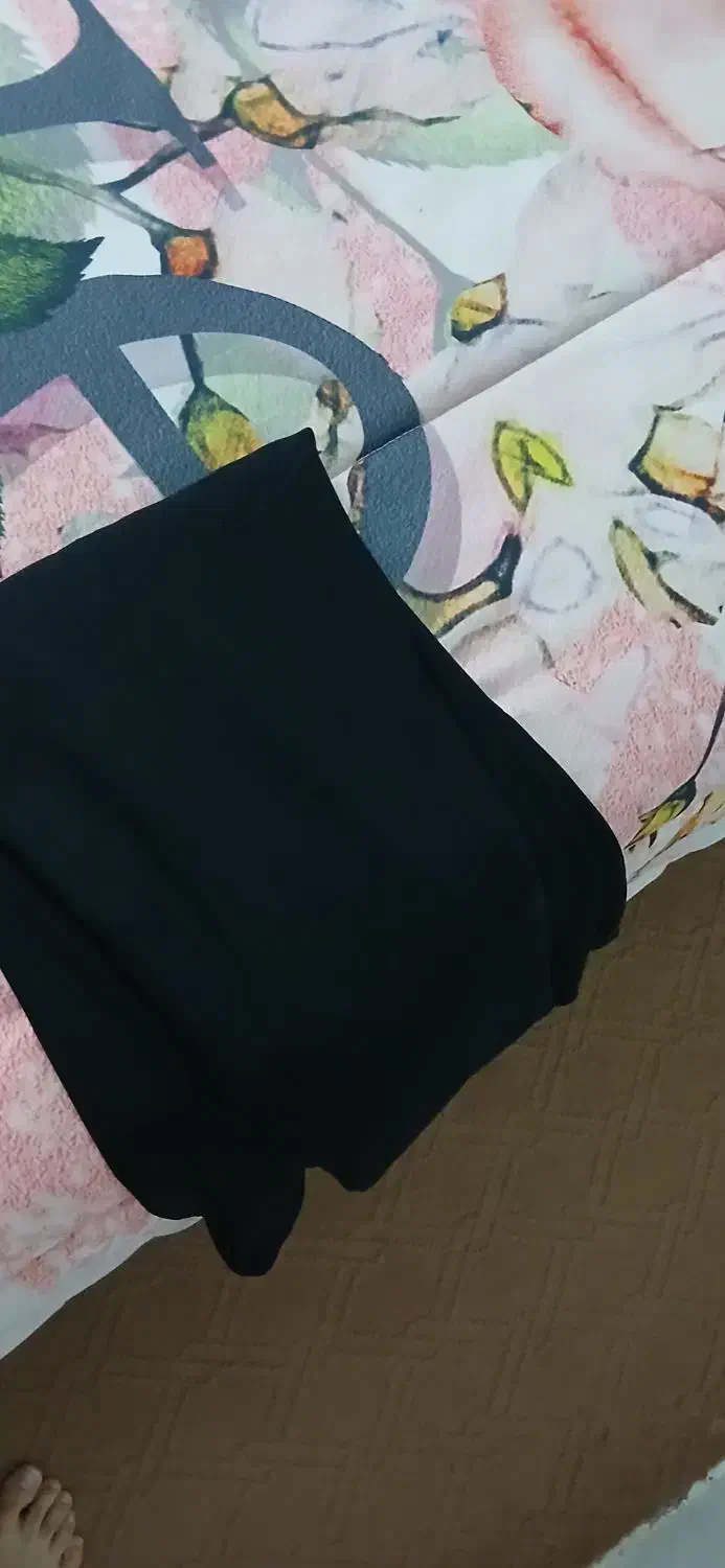 چند عدد لباس|لباس|نیشابور, شریعتی|دیوار