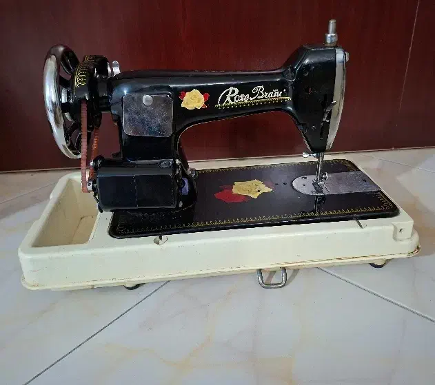 چرخ خیاطی|چرخ خیاطی و ریسندگی|محمدشهر, محمدشهر|دیوار