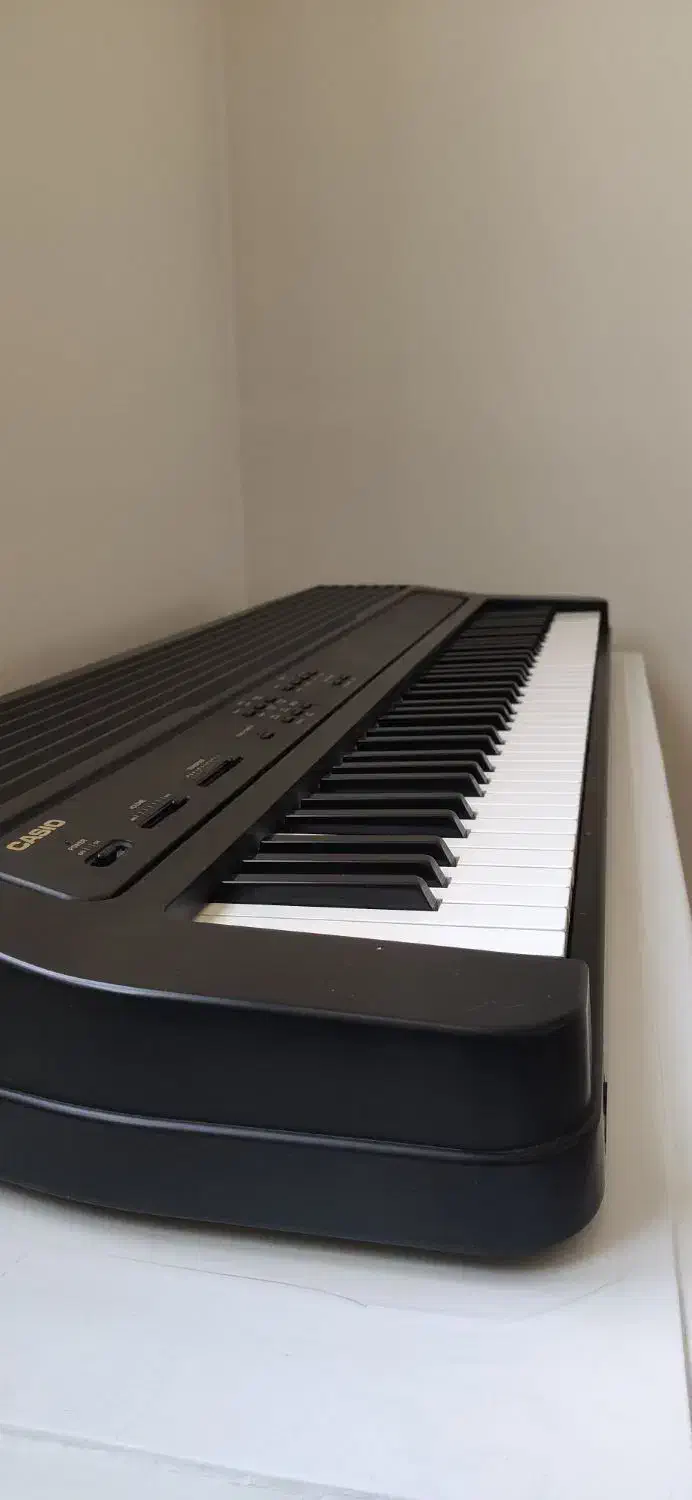 پیانو الکترونیکی کاسیو اصل|پیانو، کیبورد، آکاردئون|شیراز, گویم|دیوار