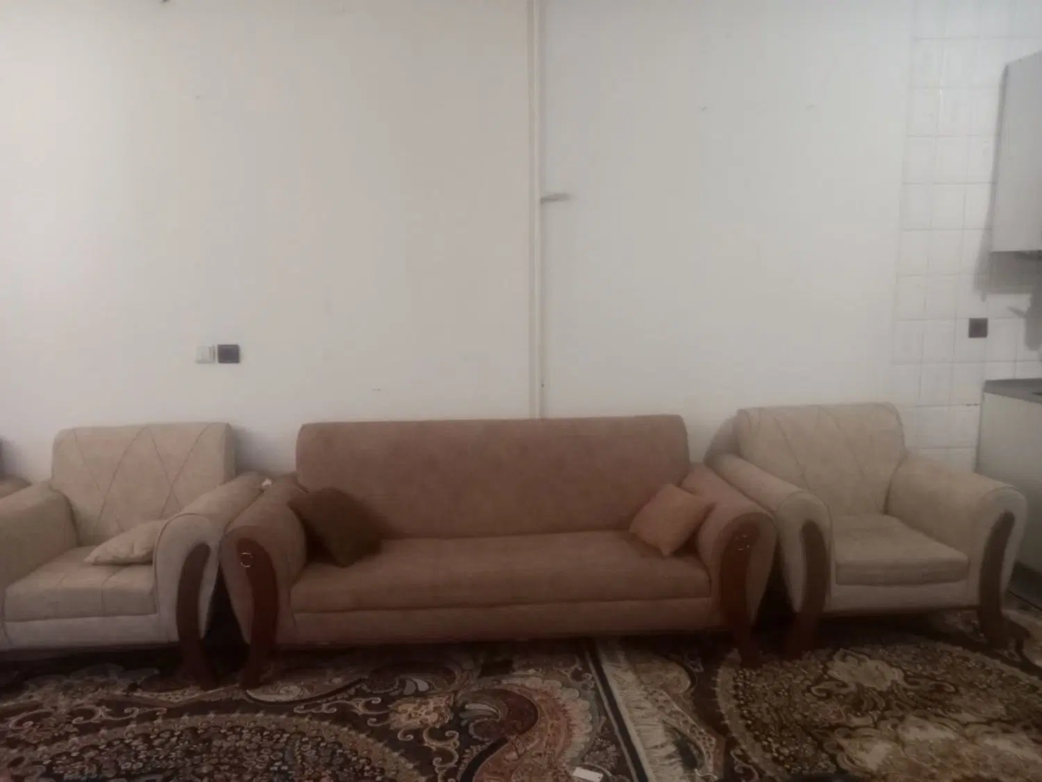 مبل|مبلمان خانگی و میز عسلی|اصفهان, پرتمان|دیوار