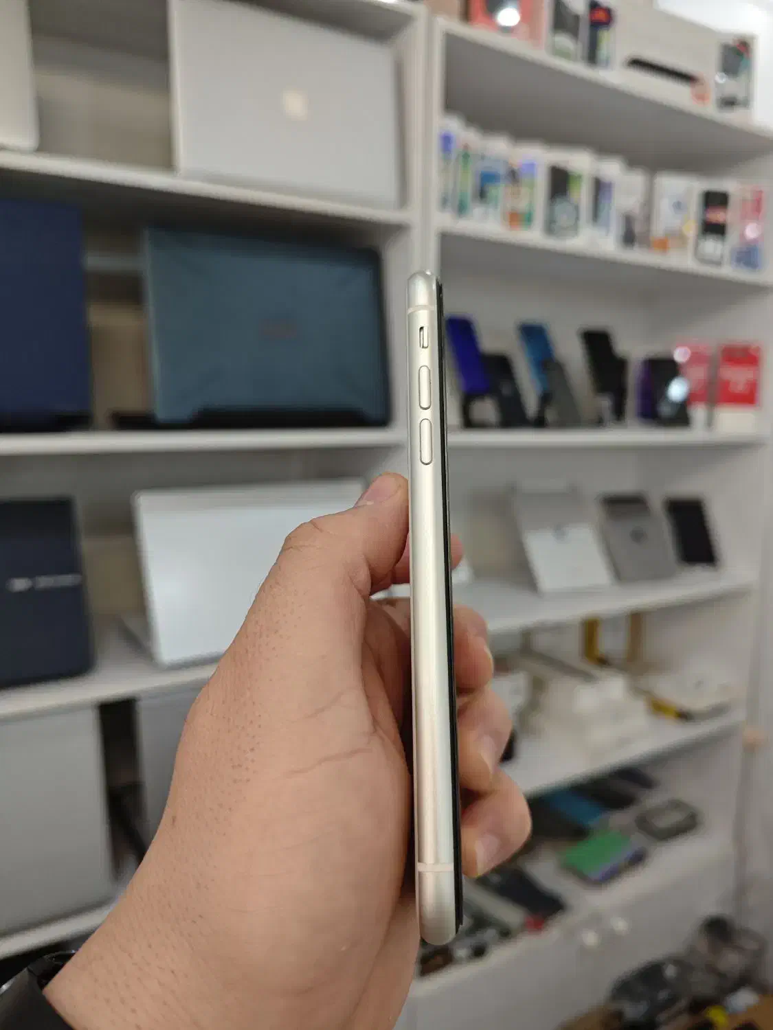 گوشی ایفون ۱۱ نرمال دو سیم کارت حافظه ۱۲۸ گیگابایت|موبایل|نورآباد ممسنی, |دیوار