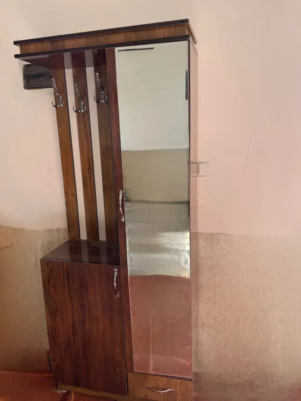 جاکفشی|جاکفشی، کمد، دراور|فسا, |دیوار