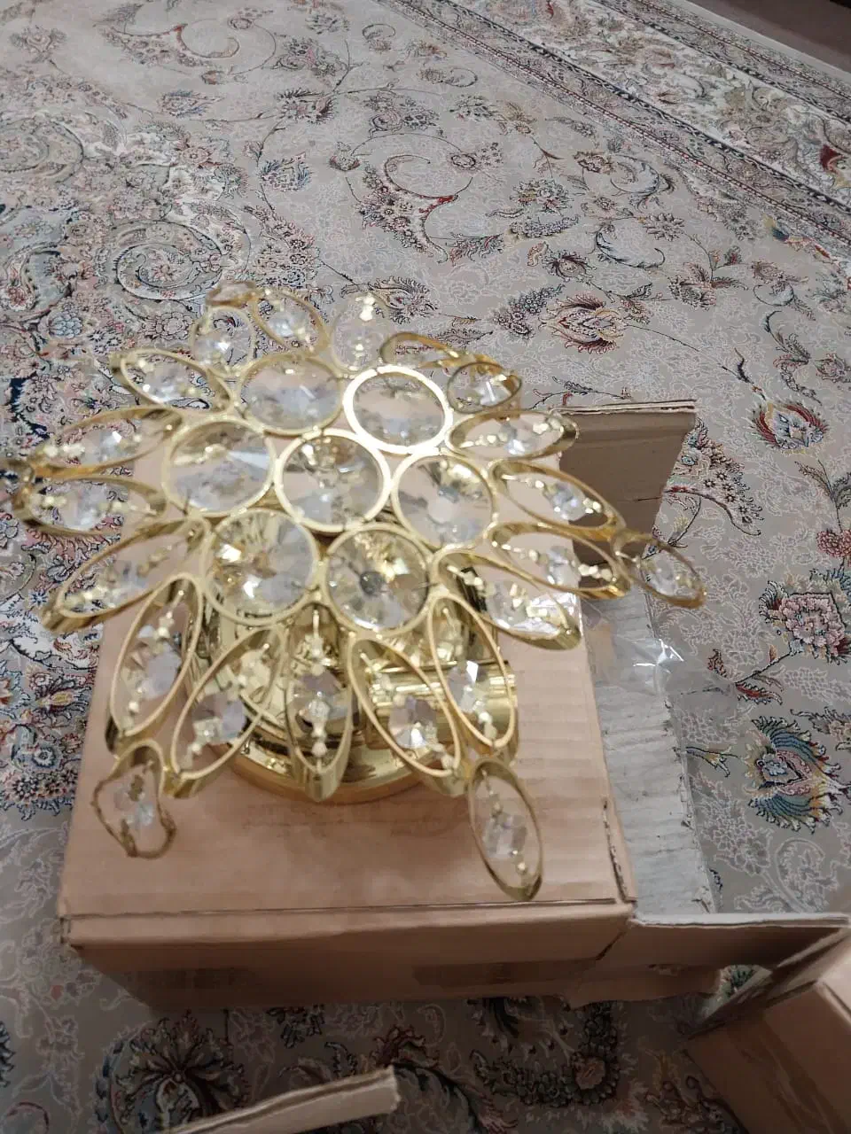 لوستر سقفی اویز دار کریستال با دو دیوار کوب|لوستر و چراغ آویز|کرج, گوهردشت|دیوار