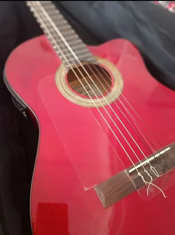 گیتار مادریدو تین بادی پیکاپدار|گیتار، بیس، امپلیفایر|تبریز, |دیوار