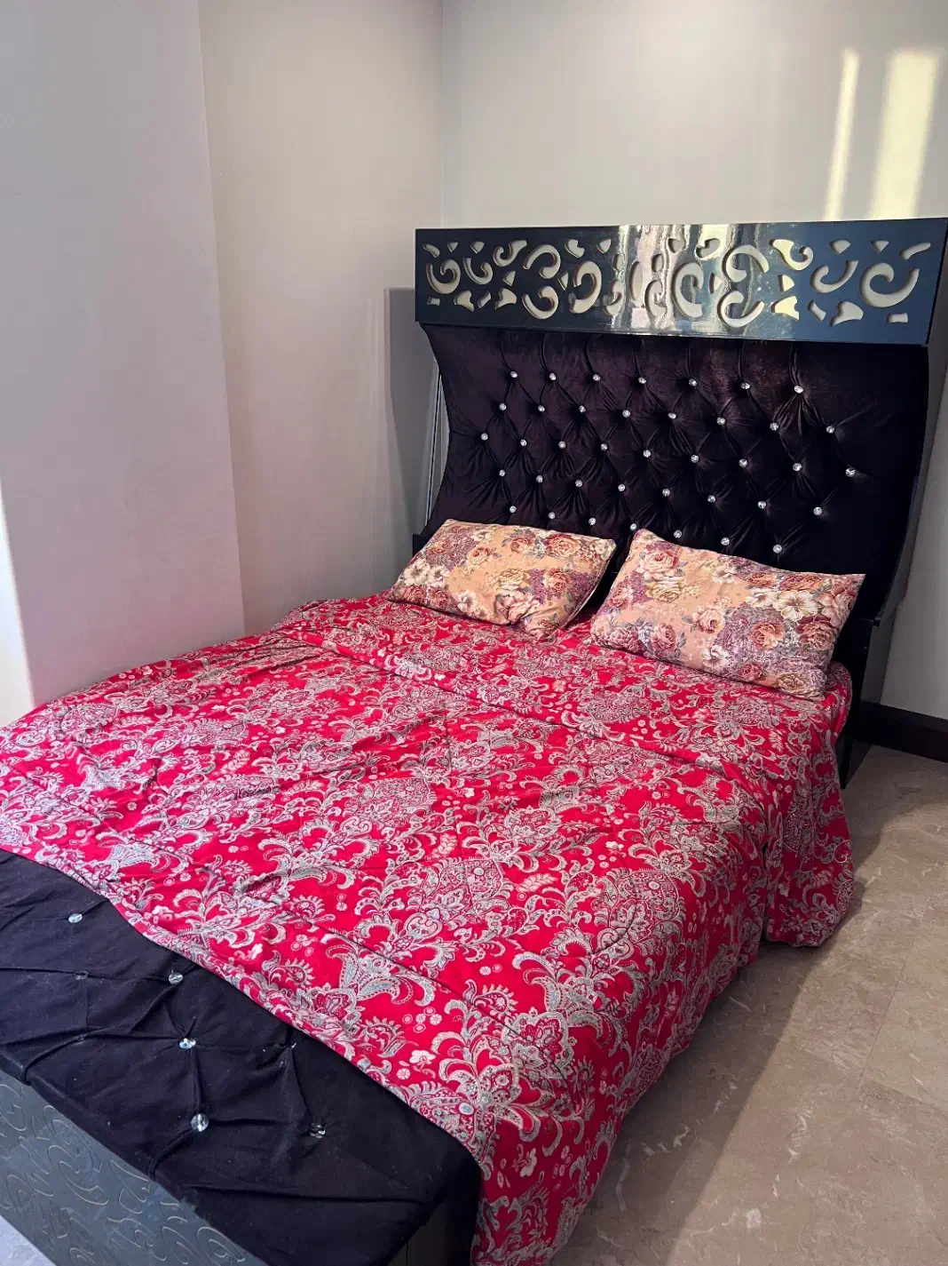 تخت خواب دو نفره به همراه تشک رویال|تخت و سرویس خواب|تهران, صادقیه|دیوار