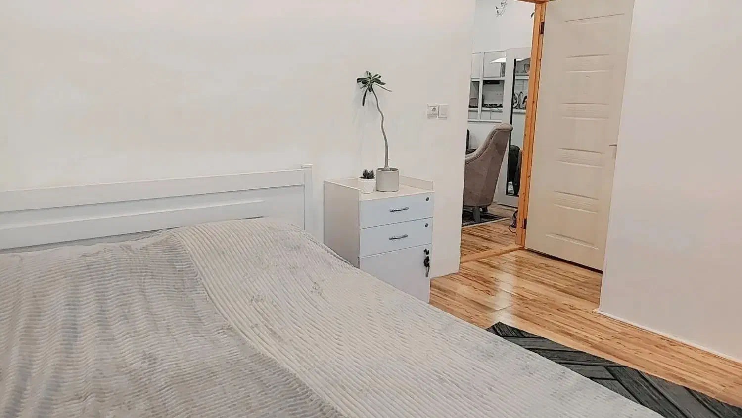 اجاره سوئیت روزانه ماهانه|اجارهٔ کوتاه‌مدت آپارتمان و سوئیت|بندر انزلی, شیلات|دیوار