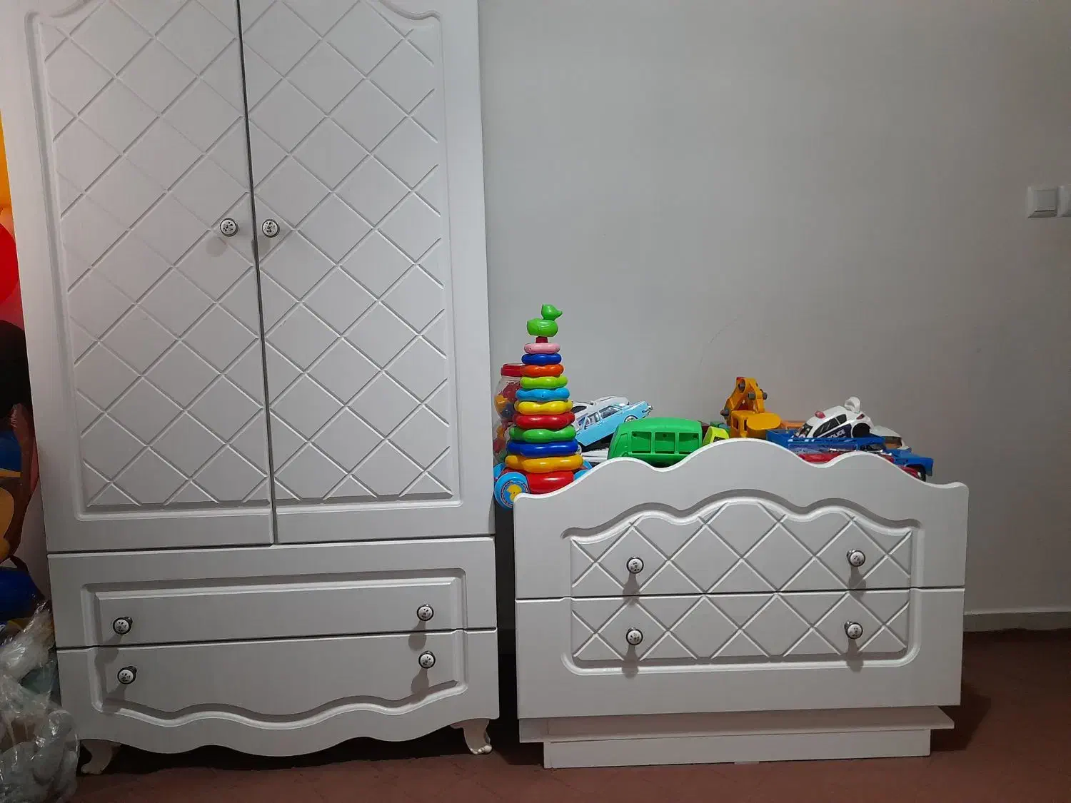 تخت و کمد کودک و نوجوان|تخت و صندلی بچه|رشت, استقامت ۱|دیوار