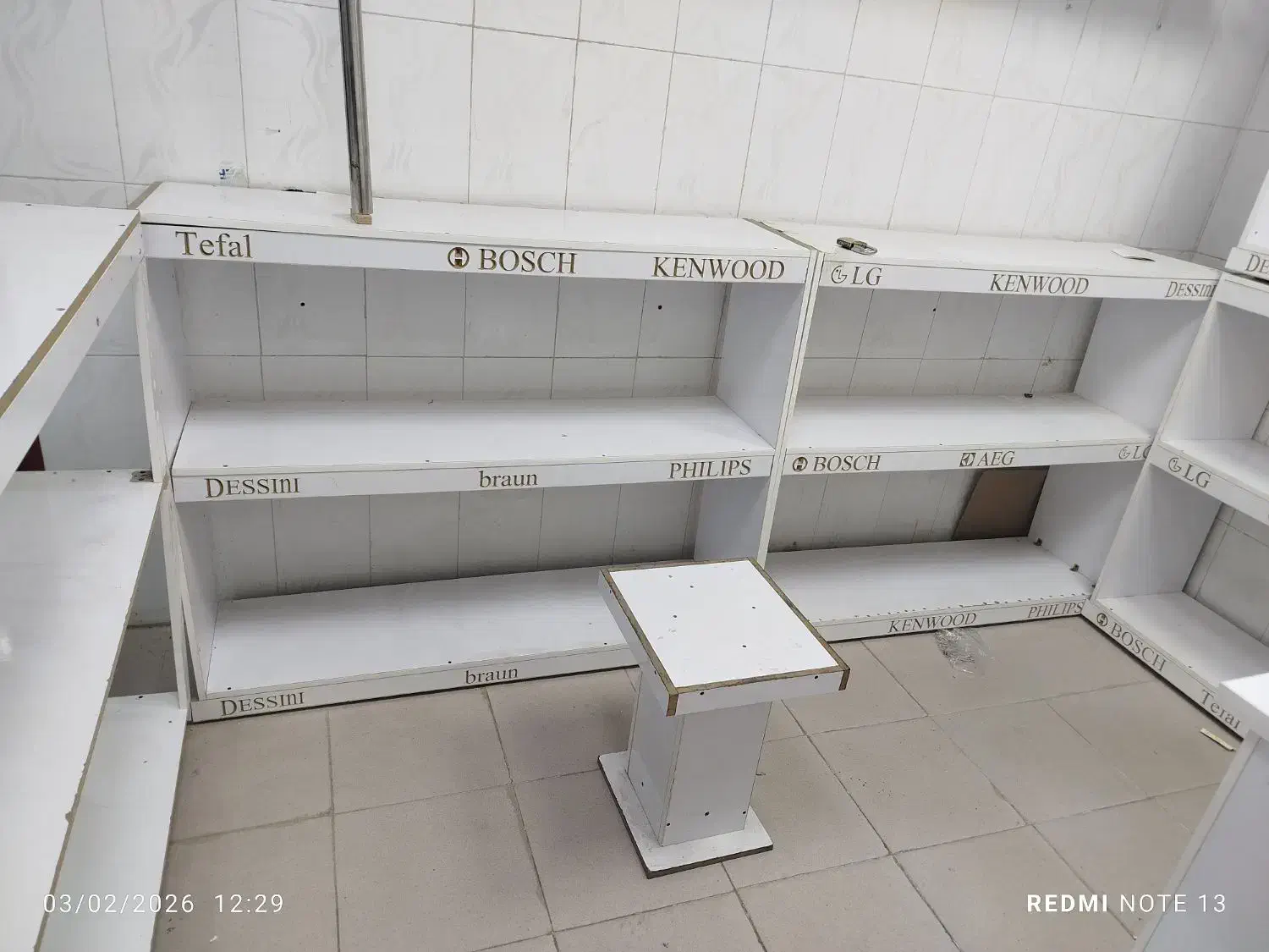 ویترین‌ مغازه|بوفه، ویترین، کنسول|بانه, |دیوار