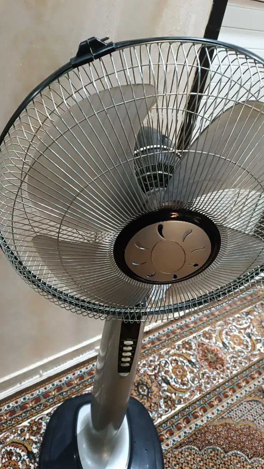 پنکه ایستاده|پنکه و تصفیه‌کنندهٔ هوا|تبریز, |دیوار