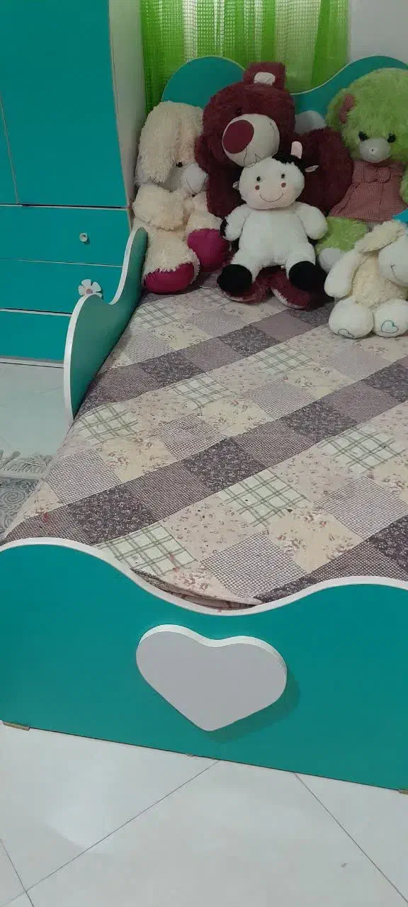 تخت وکمد درحد نو فقط ۱۵۰۰|تخت و سرویس خواب|ساری, |دیوار