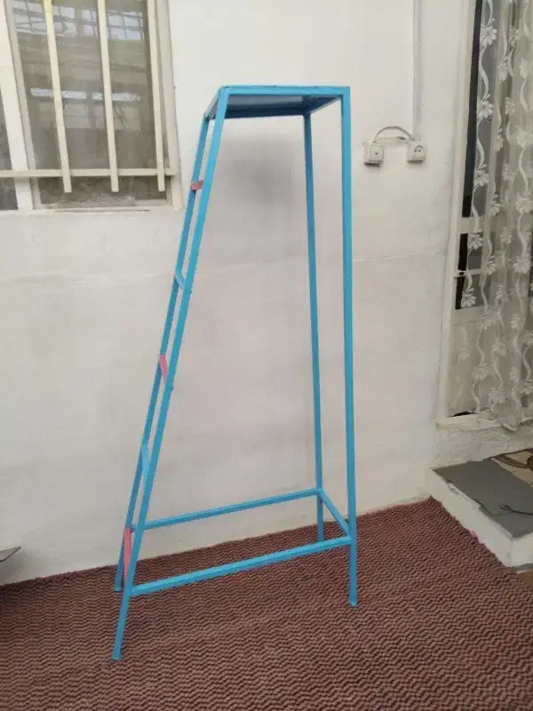 چهارپایه پایه بلند|ابزارآلات|رباط‌کریم, کیکاور|دیوار