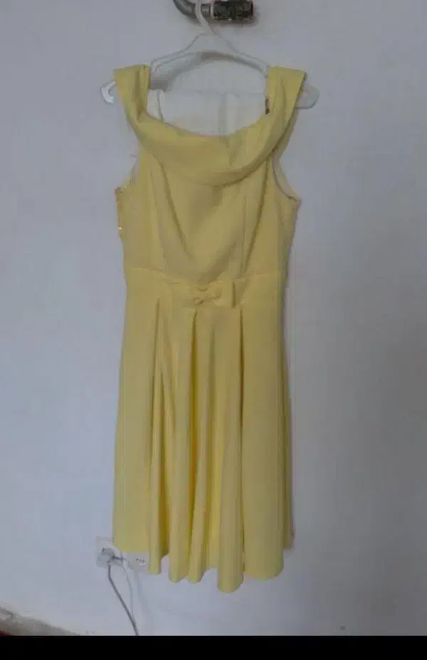 تعدادی لباس مجلسی وخونگی به قیمت پایین|لباس|میانه, |دیوار