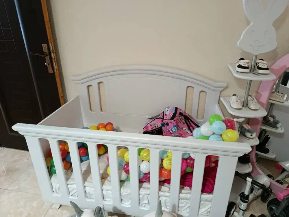 تختکودکنونو|تخت و صندلی بچه|شاهینشهر, گزبرخوار|دیوار