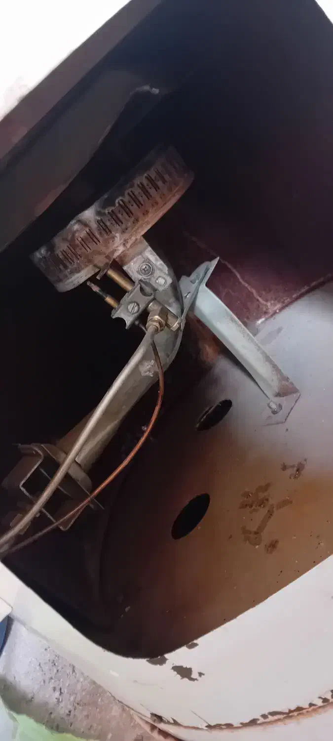 گرم کن سالم در حد نو|آبگرمکن، پکیج، شوفاژ|سلماس, |دیوار