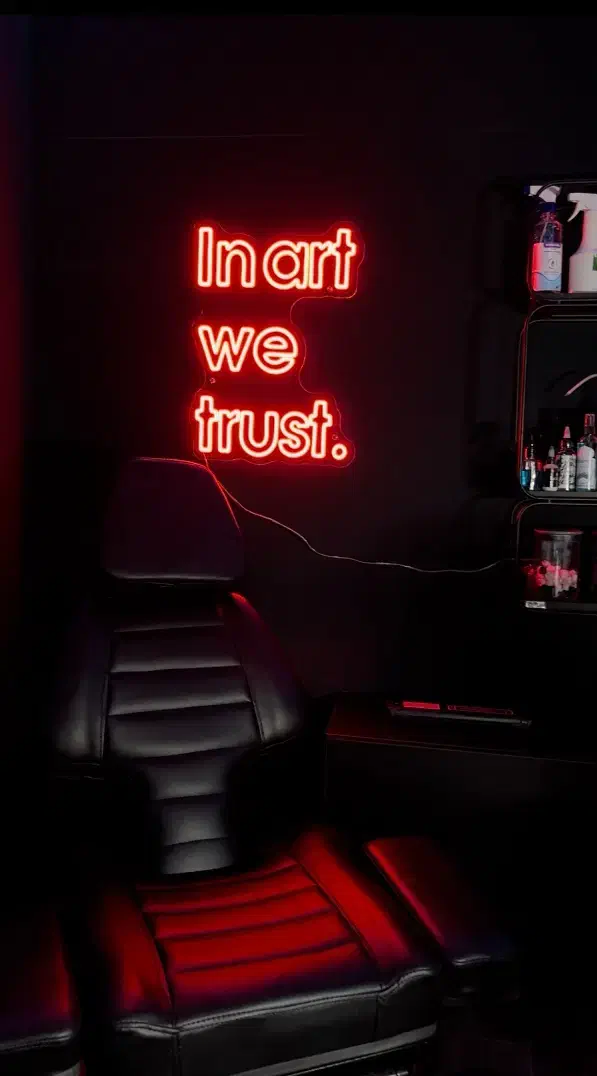 طراحی و ساخت انواع تابلو نئون به صورت تخصصی|ریسه و چراغ تزئینی|آبادان, |دیوار