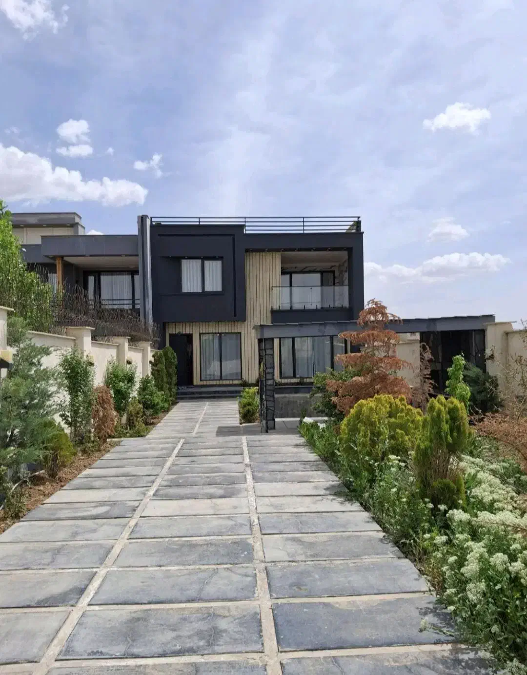 ویلا مدرن ژورنالی|فروش خانه و ویلا|آبسرد, |دیوار