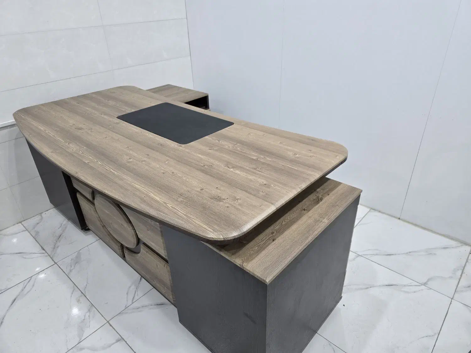 میز مدیریتی + صندلی + ترالی اتاق ویزیت (در حد نو)|مبلمان اداری|یزد, |دیوار