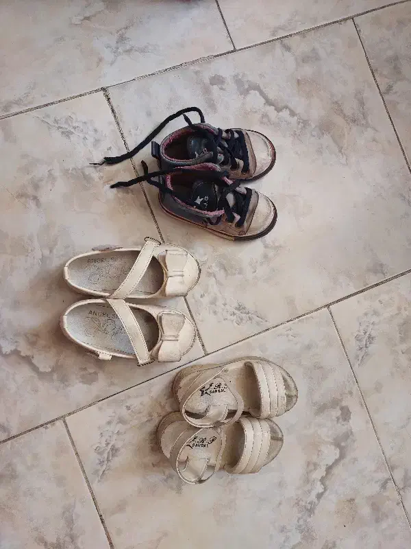 کفش دخترانه|کفش و لباس بچه|مشهد, کوشش|دیوار