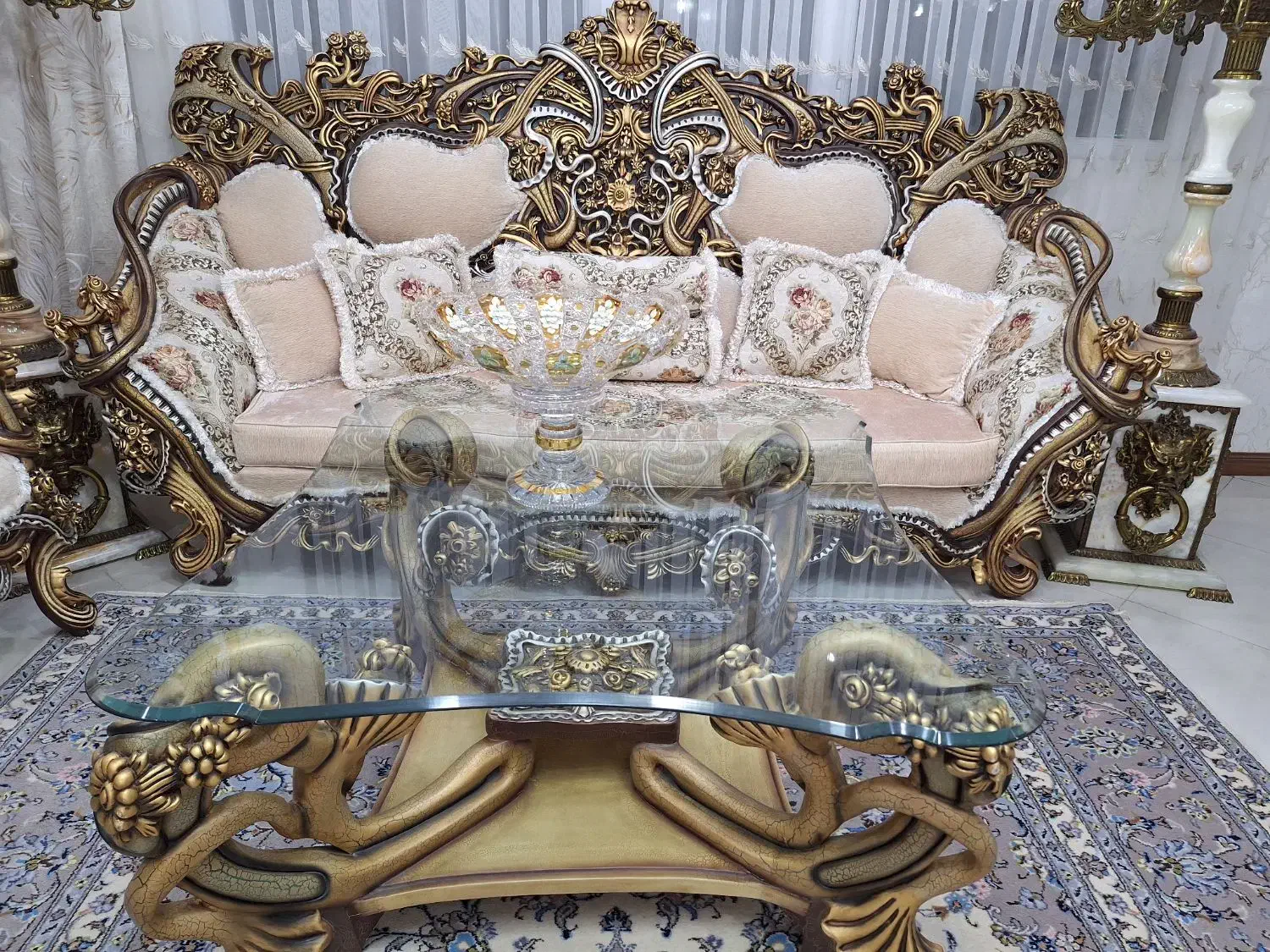 مبل۱۱نفره تمام چوب انتیک|مبلمان خانگی و میز عسلی|تهران, مجیدیه|دیوار