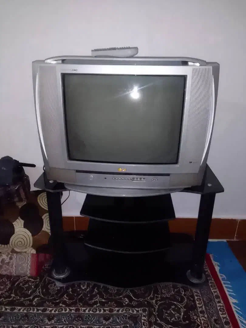 تلوزیون ومیز|تلویزیون و پروژکتور|شوشتر, |دیوار