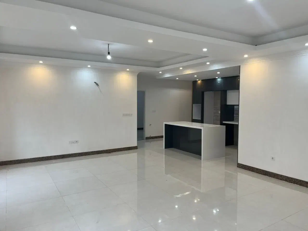 فروش واحد تلاتری کلید نخورده|فروش آپارتمان|تنکابن, |دیوار