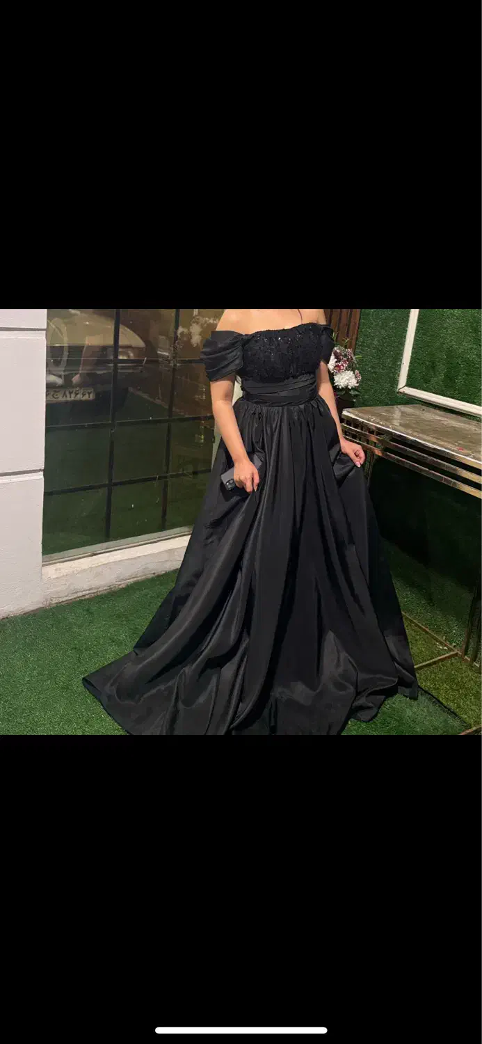 پیراهن مجلسی|لباس|ساری, |دیوار