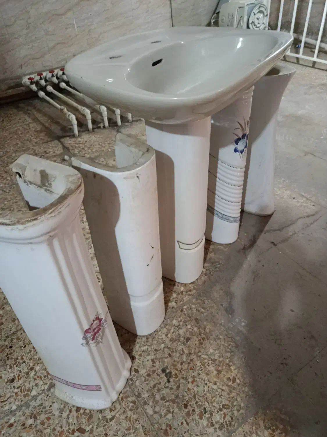 روشویی همراه پنج پایه|لوازم سرویس بهداشتی|اهواز, گلستان|دیوار