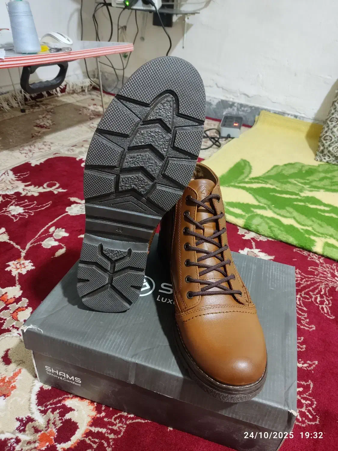 پوتین اصل شمس|کیف، کفش، کمربند|بانه, |دیوار