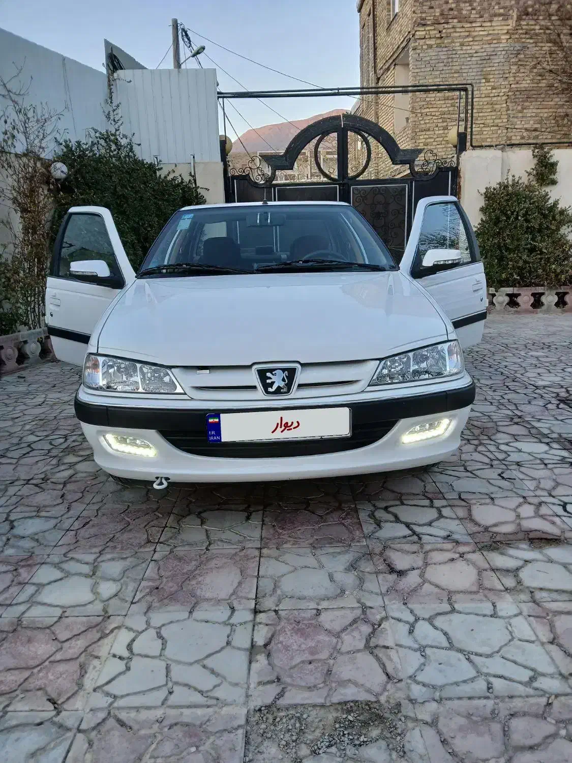 پارس xu7 مدل 402 خشک|خودرو سواری و وانت|اراک, |دیوار