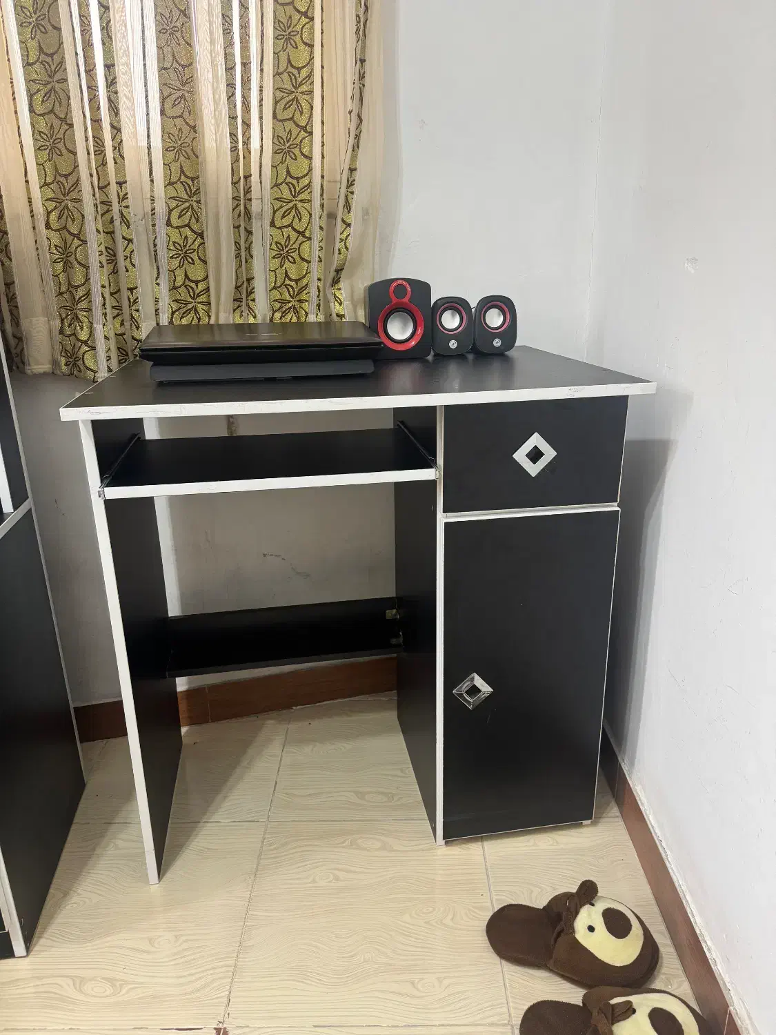 میز تحریر|میز تحریر و کامپیوتر|لاهیجان, مهرگان|دیوار