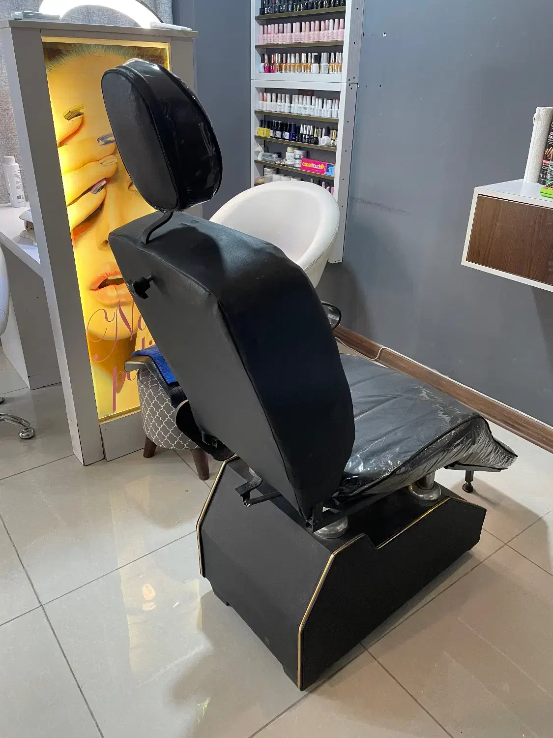 فروش کنسول -صندلی و یخچال کوچک سالنی و مطب|بوفه، ویترین، کنسول|کیش, |دیوار