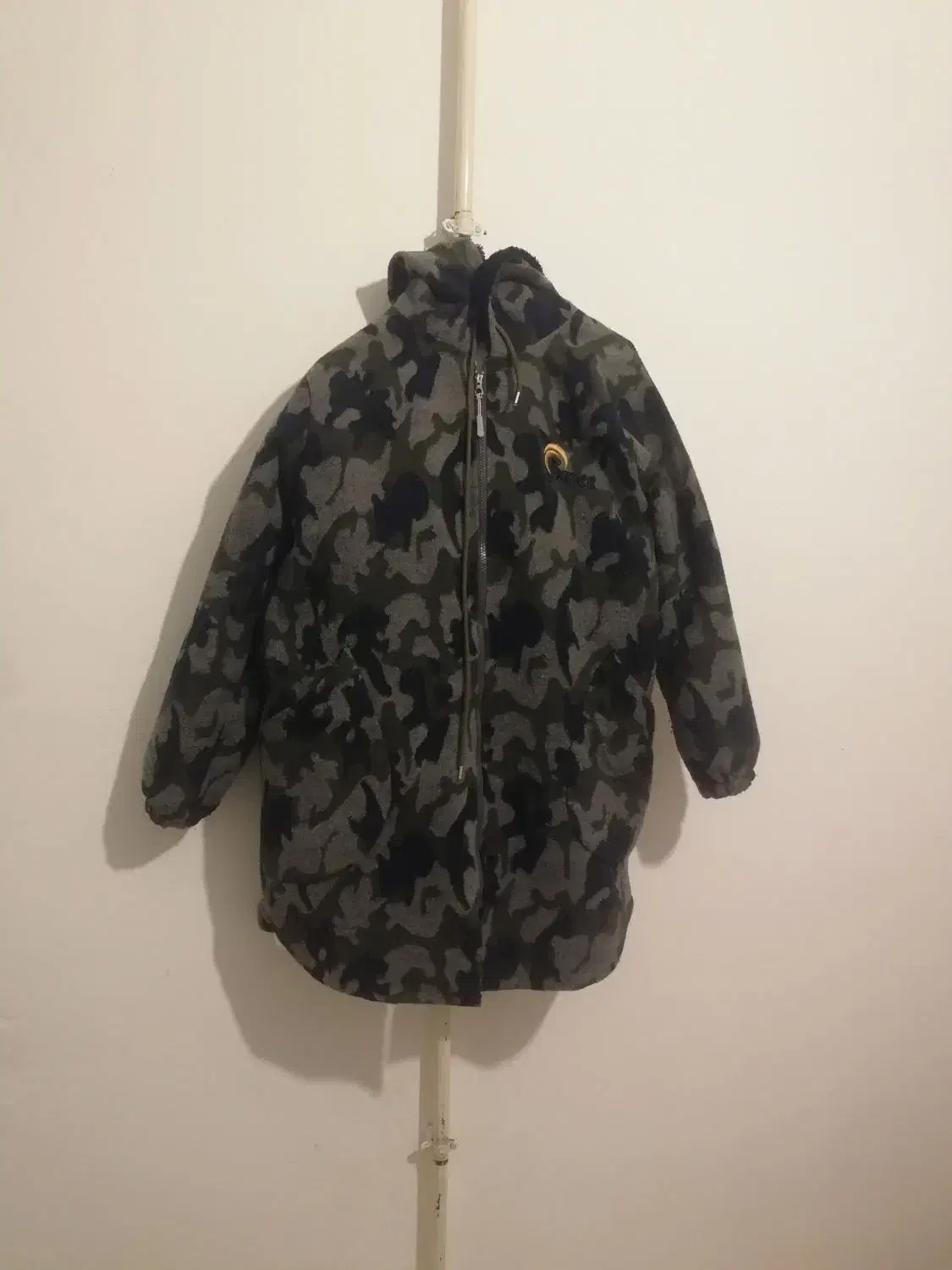 مانتو|لباس|گوآور, |دیوار