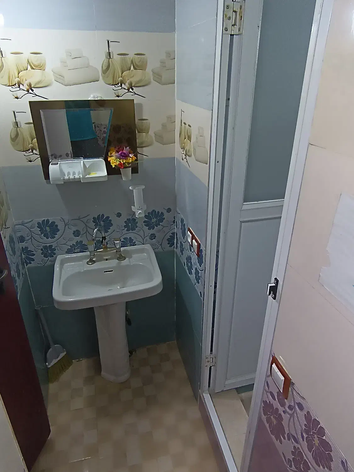 سوییت تمیز با پارکینگ پارکینگ سه ماشینه|اجارهٔ کوتاهمدت آپارتمان و سوئیت|مرودشت, ژیان|دیوار