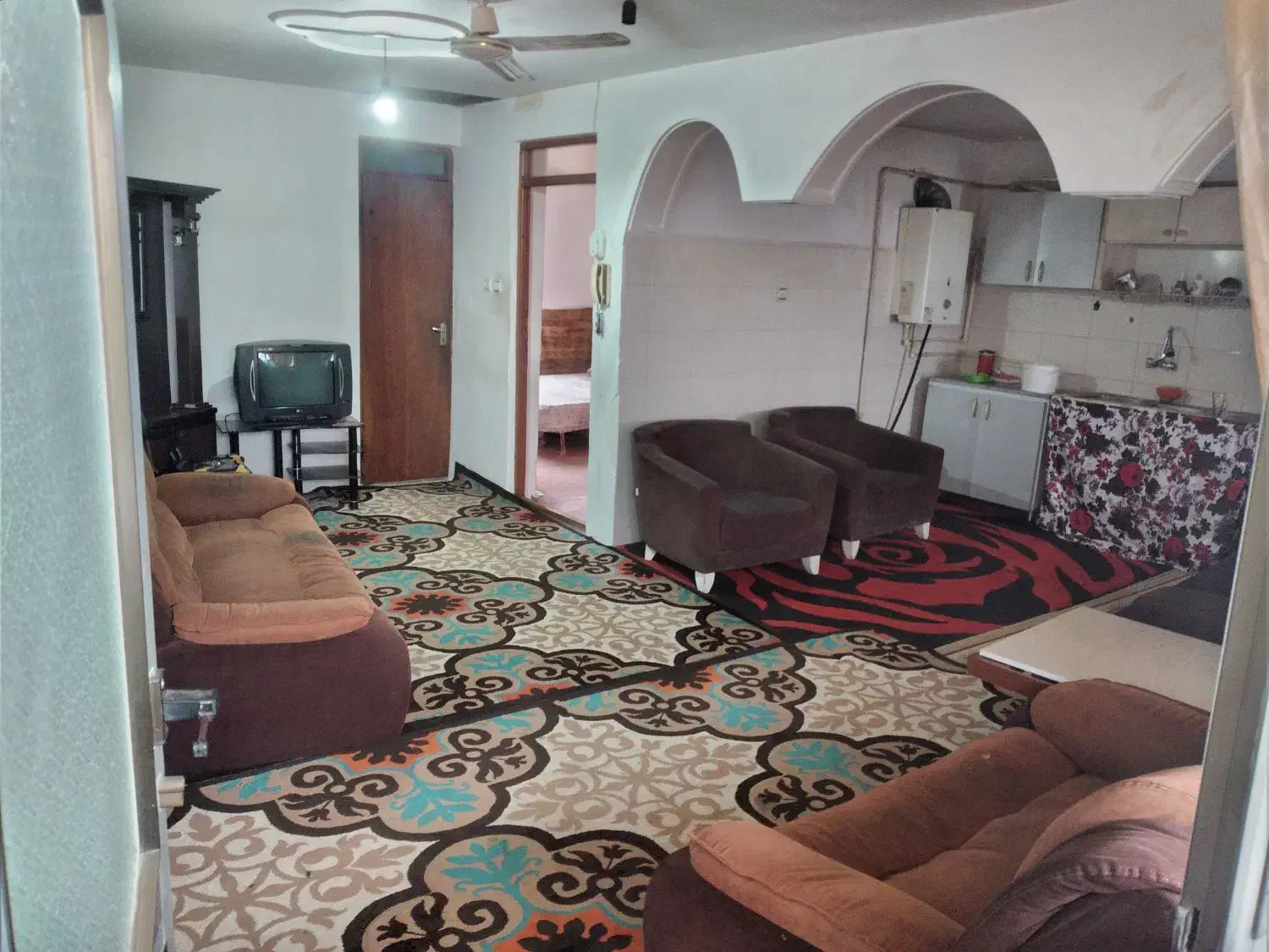 اجاره روزانه آپارتمان طبقه اول|اجارهٔ کوتاهمدت آپارتمان و سوئیت|لنگرود, |دیوار